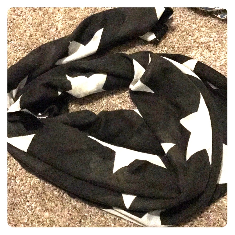 Beautiful star scarf !